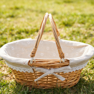 Oval Woven Willow Picnic Basket with Handle and Liner